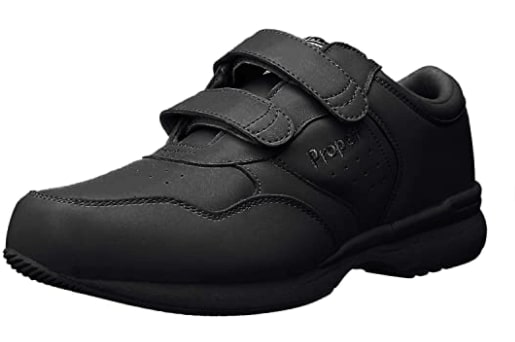 Propet Shoe Reviews [ With Best 3 Products] [ Updated August 2023